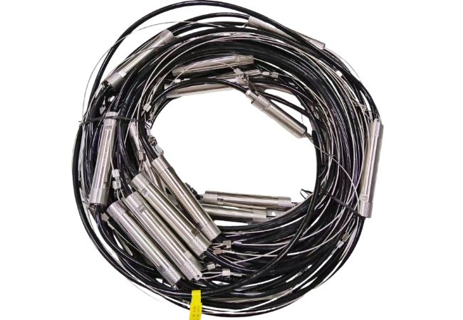 BTLT-3 chain-type multi-point temperature transmitter for borehole, soil & frozen ground. Integrated vulcanized cable, IP68 rated & RS485 MODBUS-RTU.