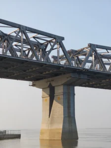 BT8066 static level gauge installed on bridge pier for structural deformation and settlement monitoring